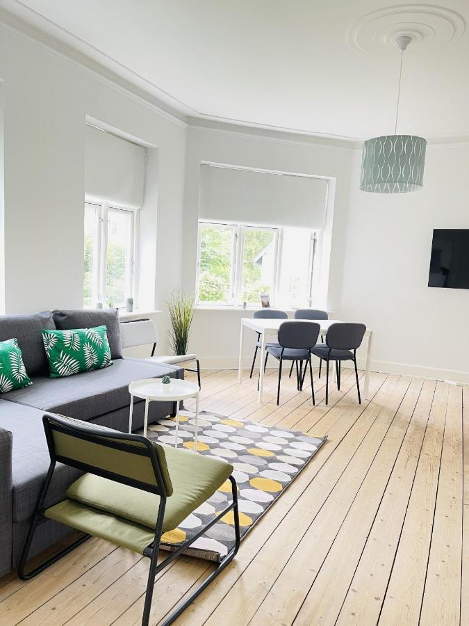 Aday - City Central Mansion - 1 Bedroom Apartment With Garden Aalborg Exterior photo